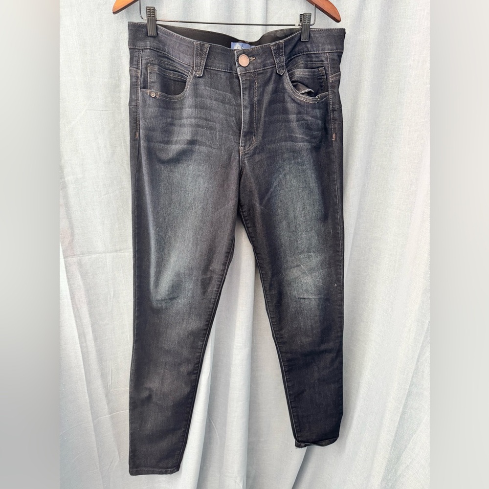 Democracy Women’s Charcoal Skinny Jeans